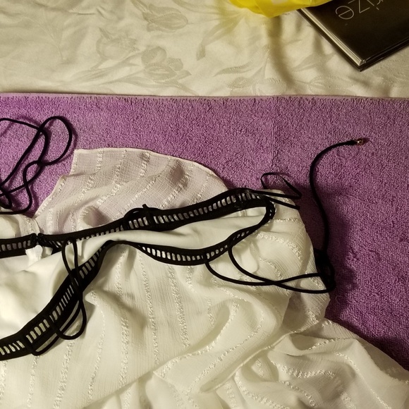 Layered silky top w spaghetti straps - Picture 6 of 7